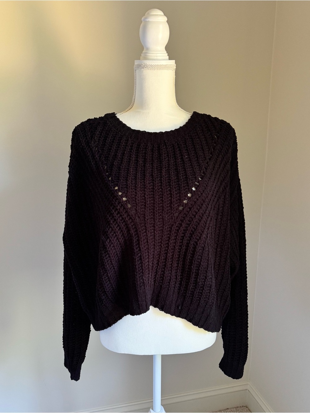 LOVE TREE Black Slouchy Cropped Pullover Sweater Top Sz L